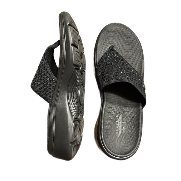 Women’s Skechers GO WALK - Martha Stewart Glittery Black Sandals - Size 8 - NWOT - Picture 2 of 11